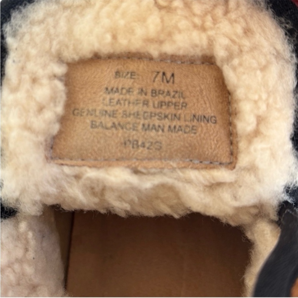Bernardo Leather and Sheepskin Drea
Embroidered Booties Brown Black Size 7 EUC - Picture 5 of 9